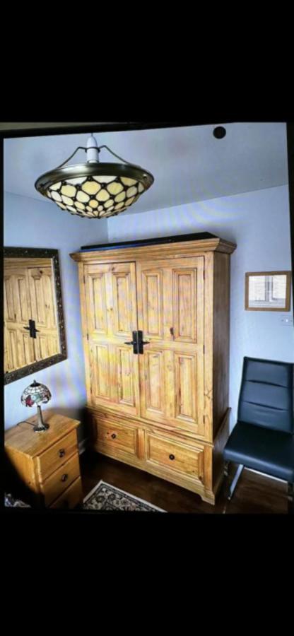 Deluxe Double Bed With Private Mordern Shower & Smart Tv Clydebank Eksteriør bilde
